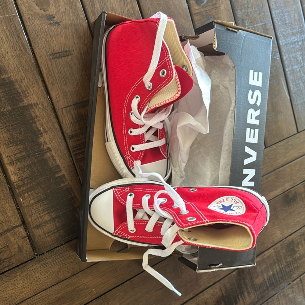 Brand new converse, never worn!